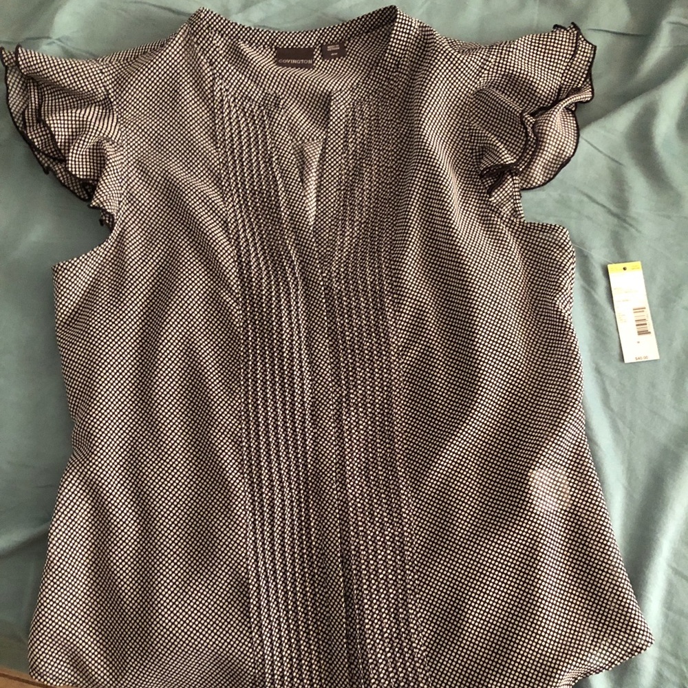 Very cute business formal blouse NWT!!